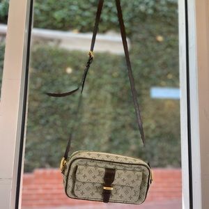 Louis Vuitton Authentic small bag circa 2000 previously owned in good condition